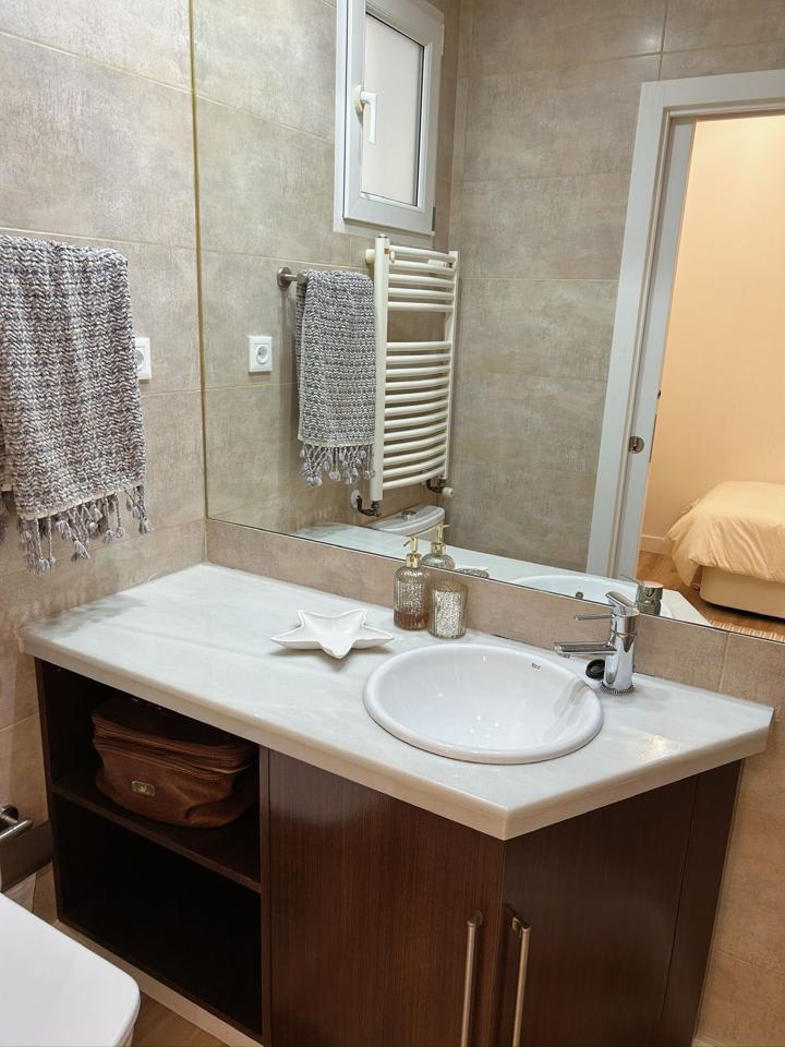 4225947-186a4a4c_y9cb6f