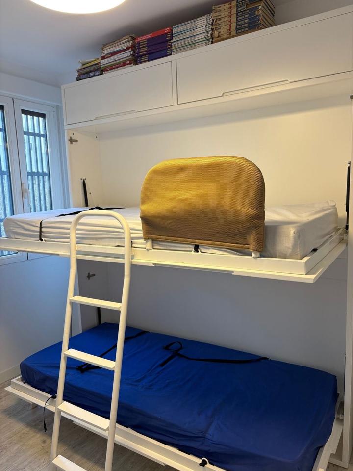 4227874-61946385_qzbott