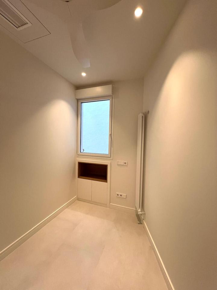 4228247-8bb83709_x4mlyi