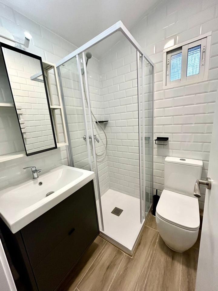 4232150-b86b7944_qeciuf