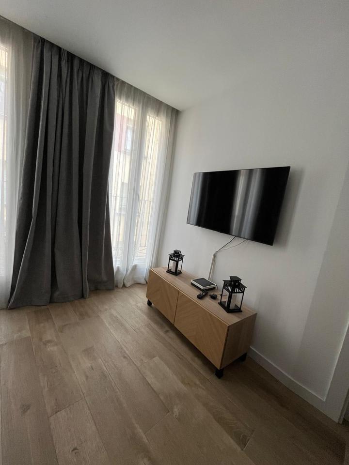 4234010-bf39a657_bqcgi9