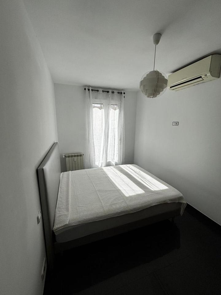 4233404-5b9789d1_unpo5d