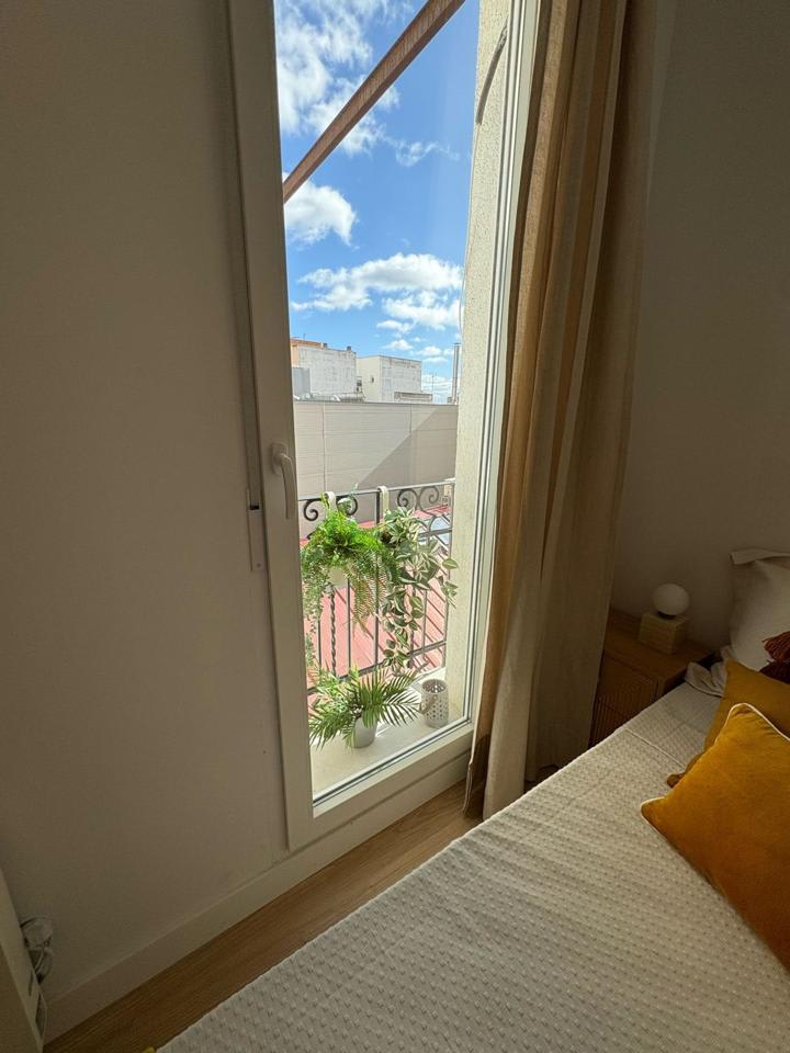 4237947-a57a1234_q1iiwo