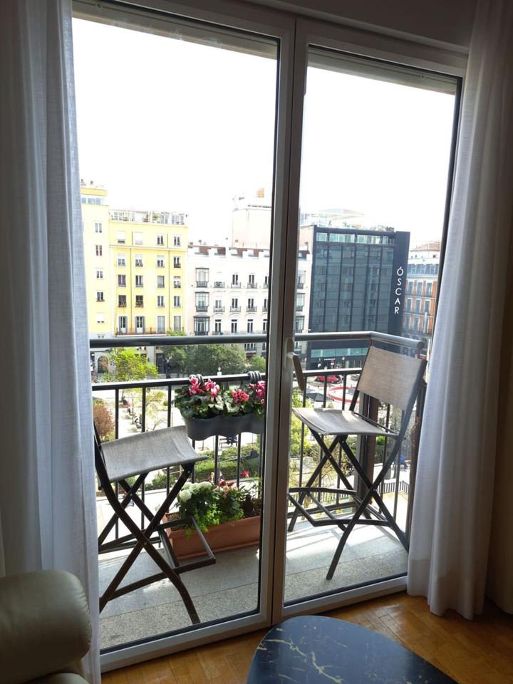 4238642-b4c12f63_yhp2gy