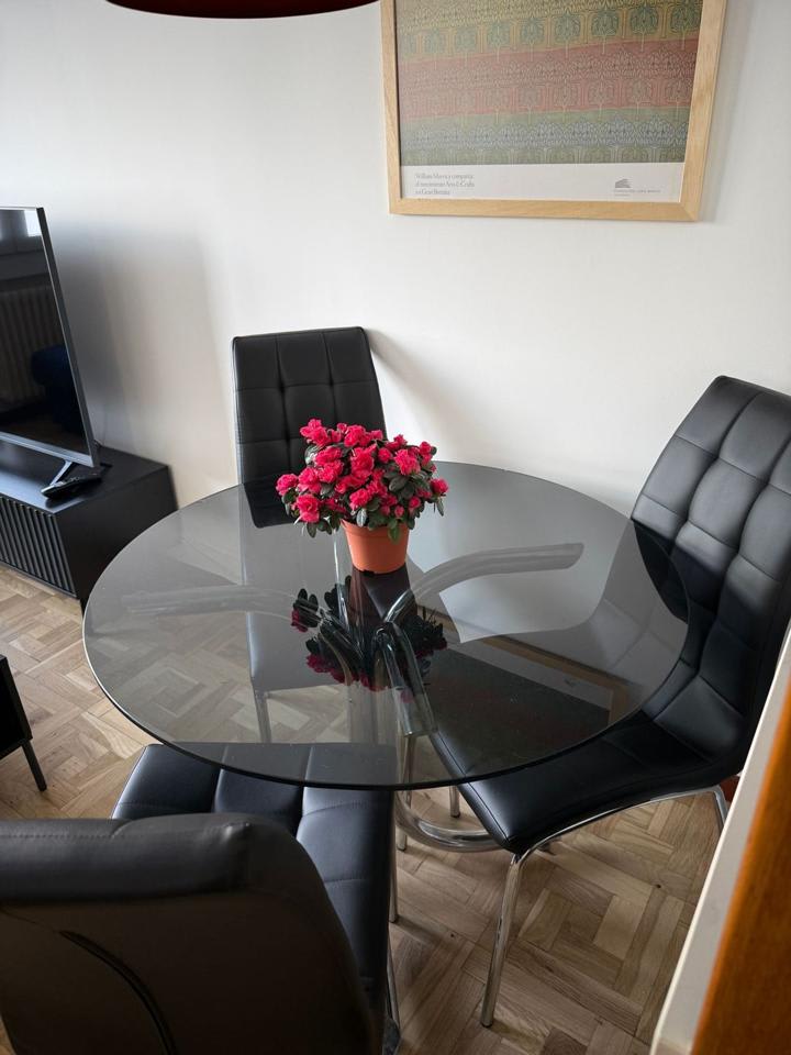 4238942-8cd73276_wmshy2