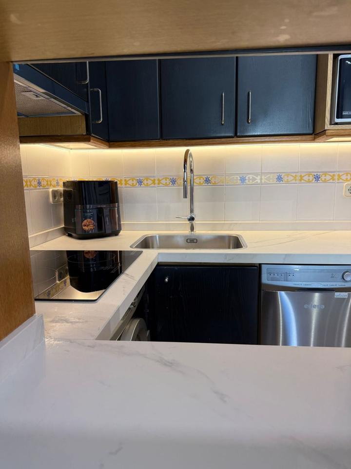 4238942-4023c335_iyg3hc