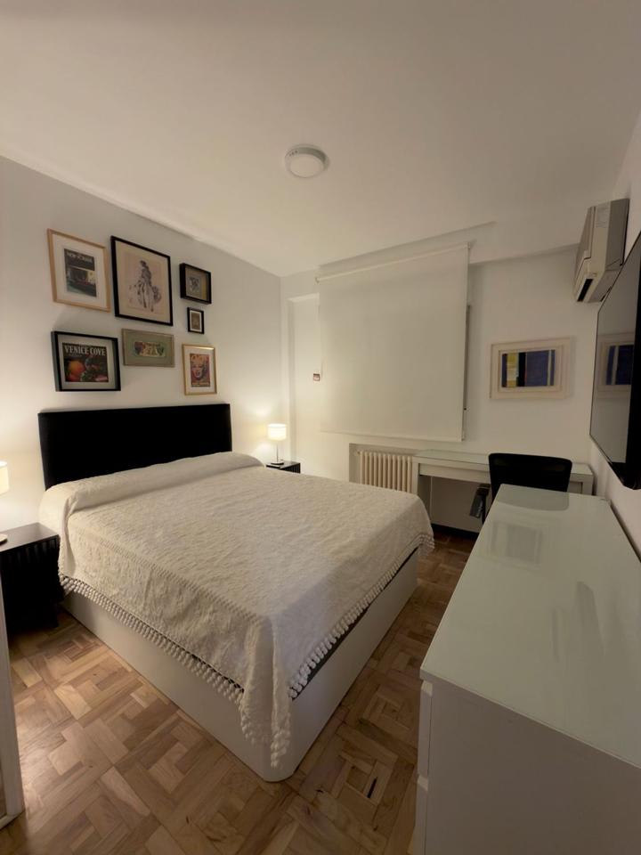 4238942-e5869196_pnv7zd