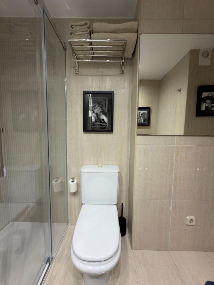 4238942-f60012d5_z9iaxe