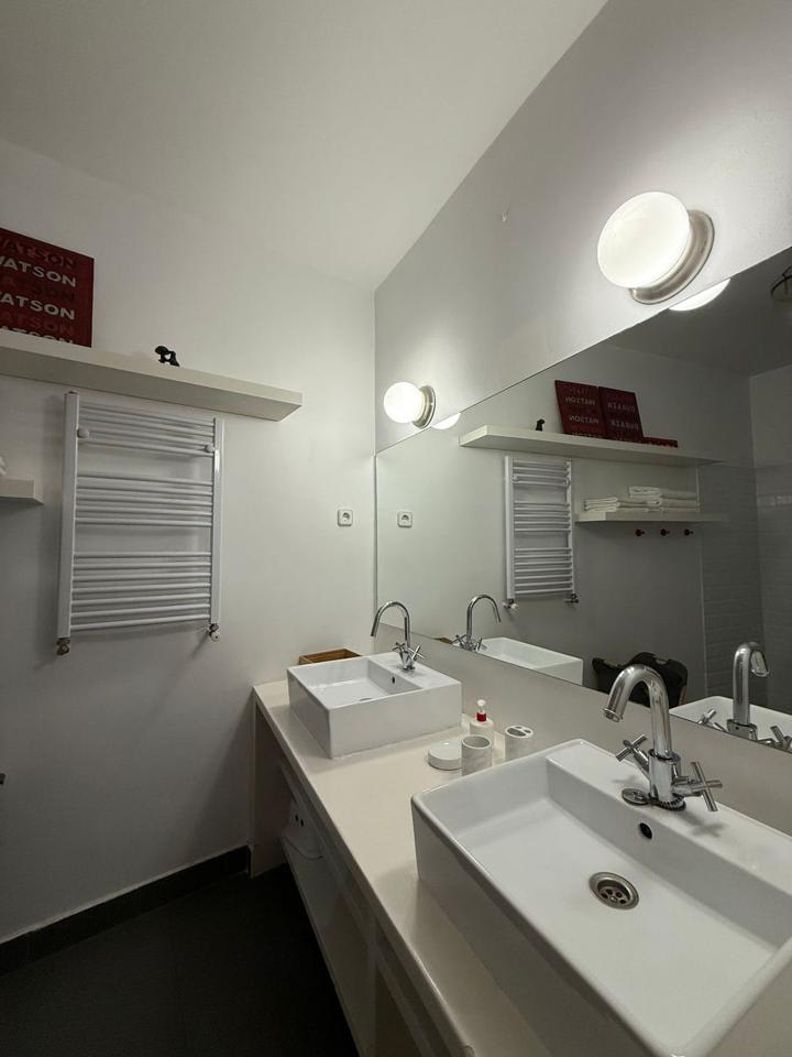 4240030-6a315d90_pnmv2s