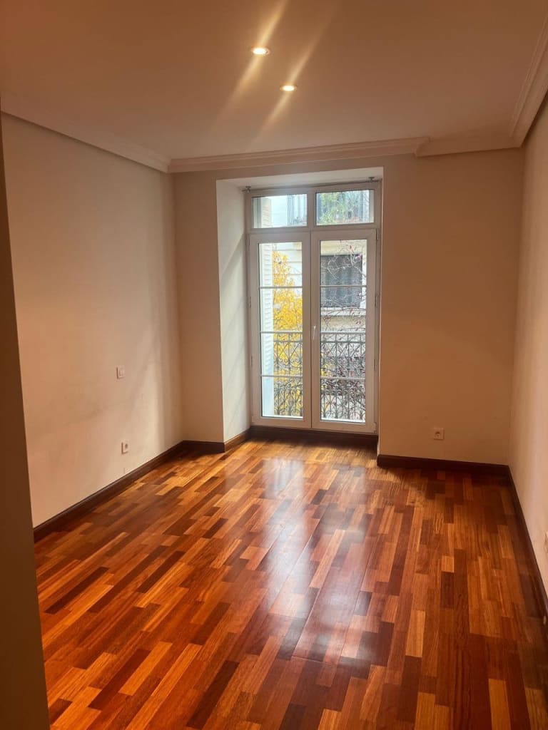 4221663-53cab596_tthjnw