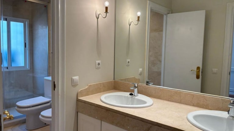 4232988-4ad71bc2_jnfgan