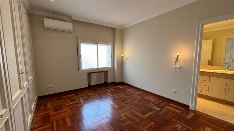 4232988-3ae41703_pqi9tq