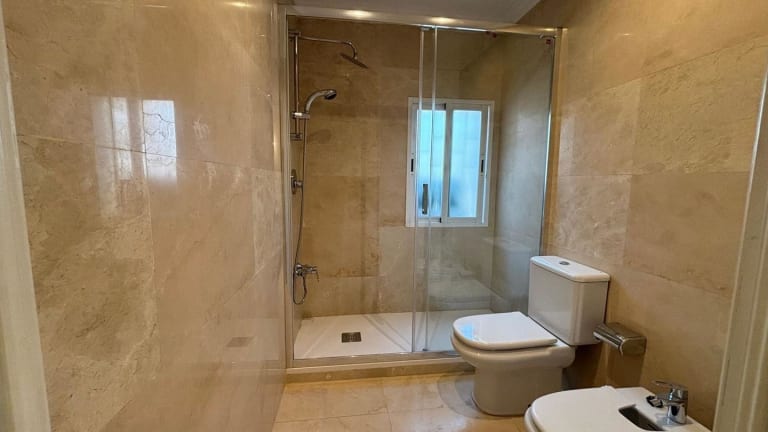 4232988-0104a065_jv02ak