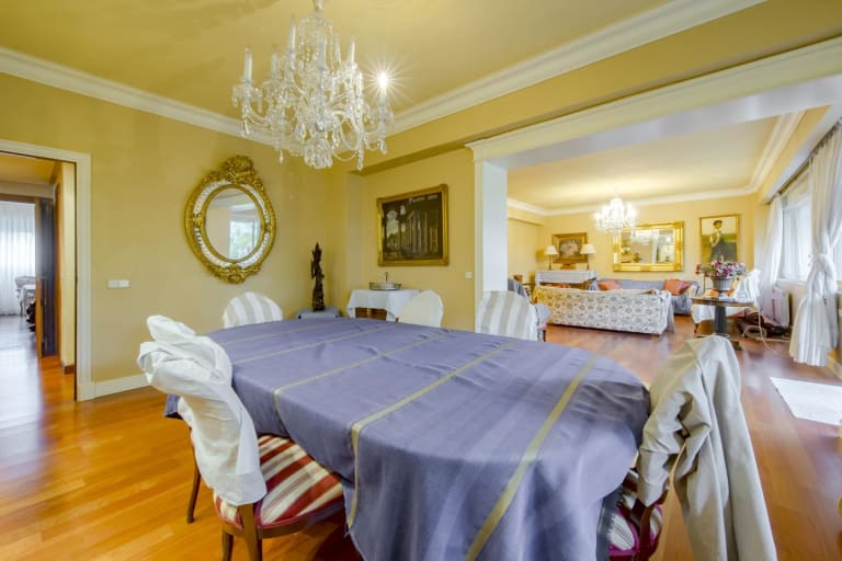 4214242-7e042ebe_s6z5sd