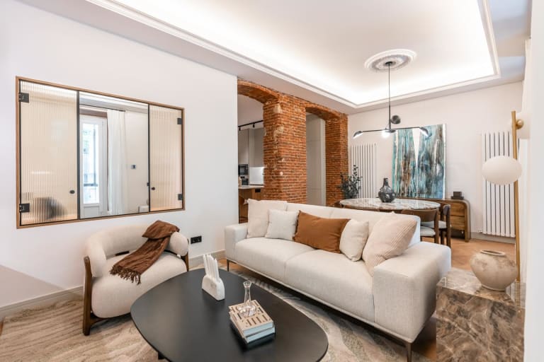 4214369-a6c9b2e5_frx1us