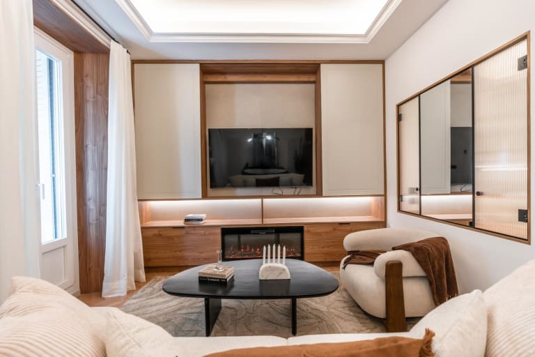 4214369-7b4697cd_kj5n4z