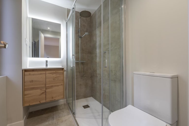 4215366-6e858f95_a7ycfh