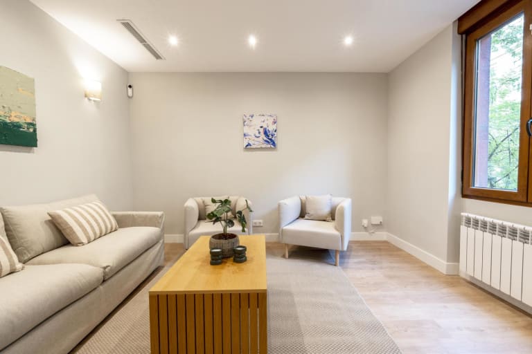 4215366-6145be38_muvbhk