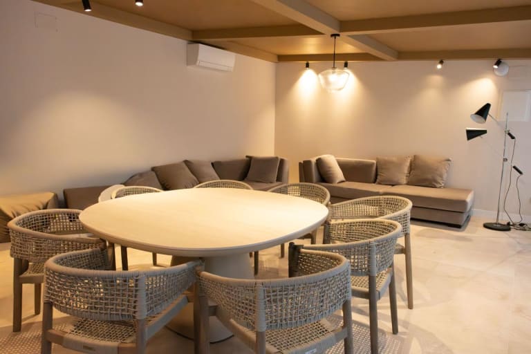 4218071-c93a7216_akbtzw