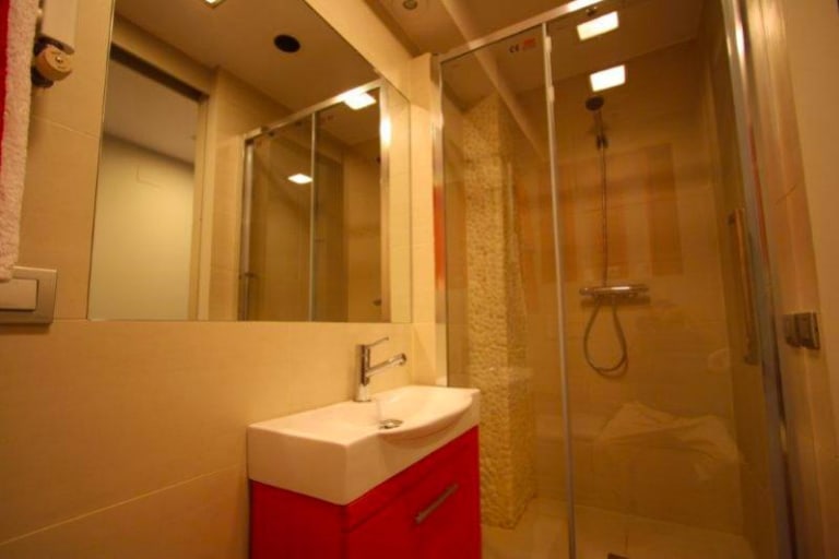 4221179-cc9b5876_fmfb28