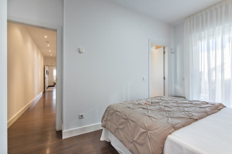 4227624-9f7a0151_bdaiz9