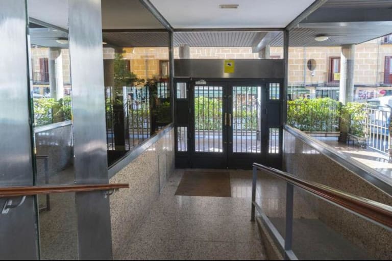 4227341-1978d01b_czcolx