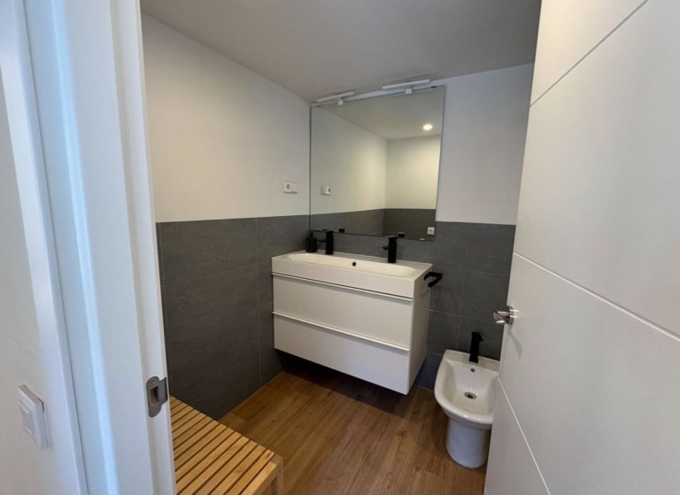 4215003-e5f4d5e1_cjcvps