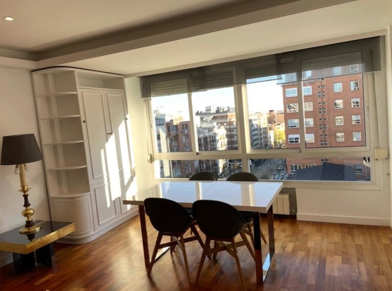 4218346-c40da4cc_uxoqe8