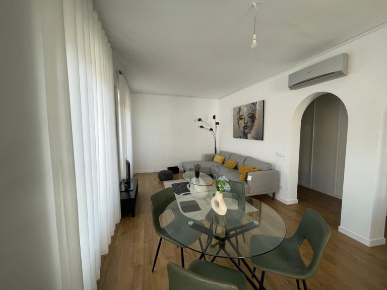 4218063-2b17c3ff_jgisez