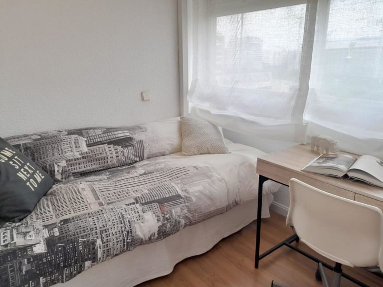 4220201-a5403ff8_bxqksv