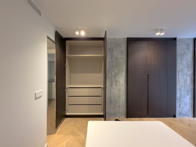 4221171-81630524_m89pjv