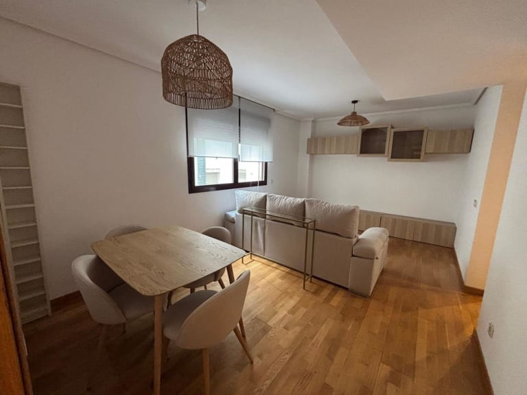 4240023-e349a132_leabz1