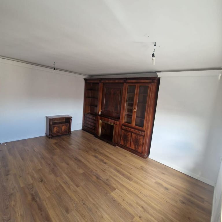 4230279-f64bfb14_bmxrv7