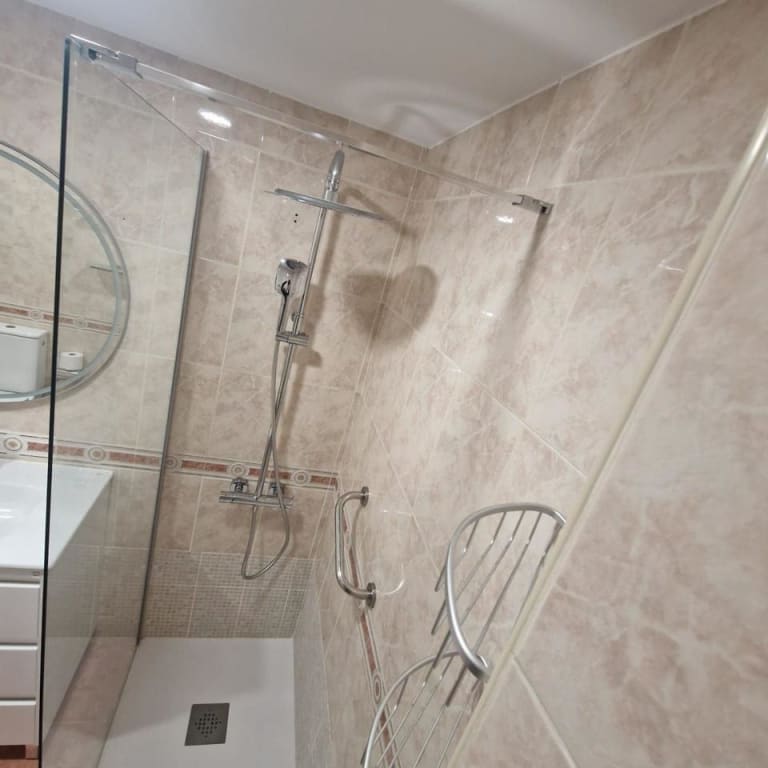 4230279-f8d03475_yz4b1q