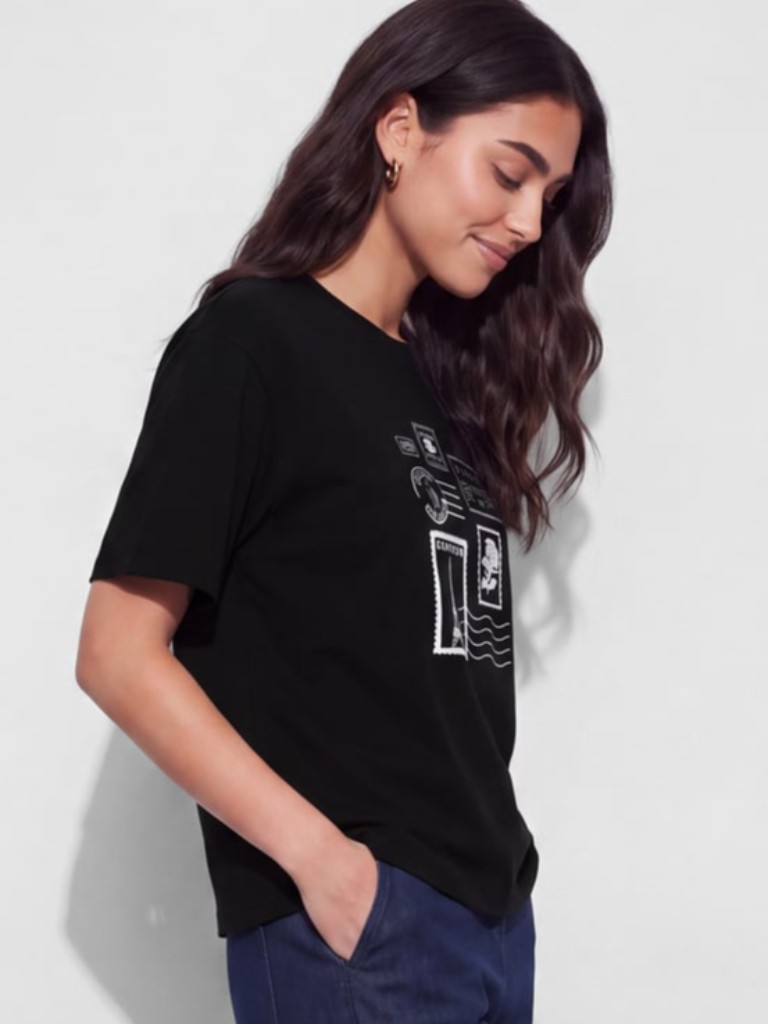 Black T-shirt