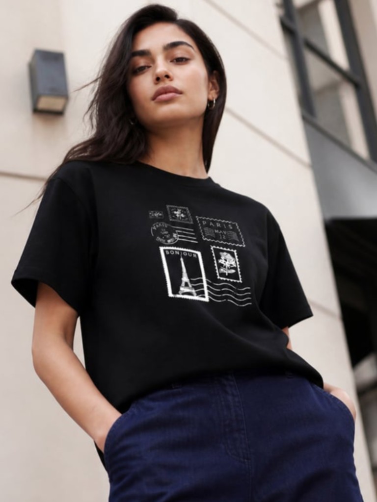 Black T-shirt