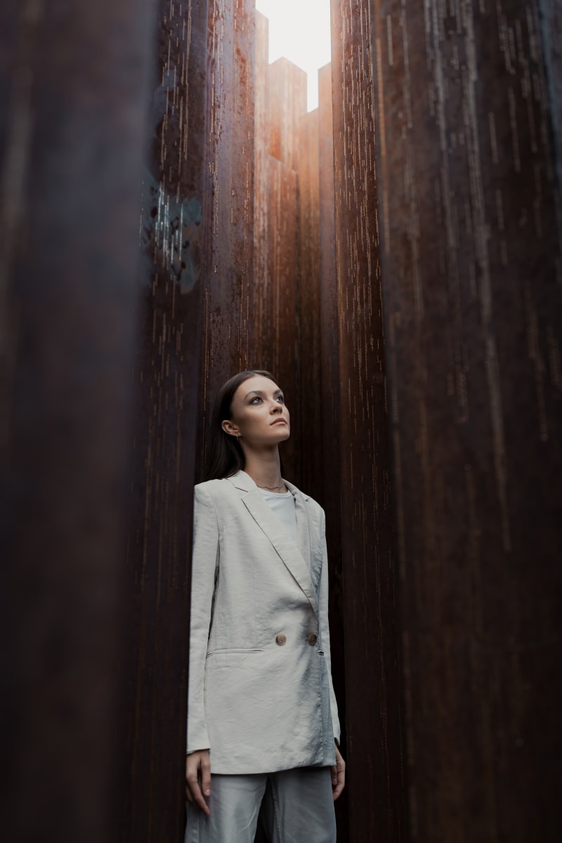 Editorial fashion fotózás a budapesti Ötvenhatosok terén