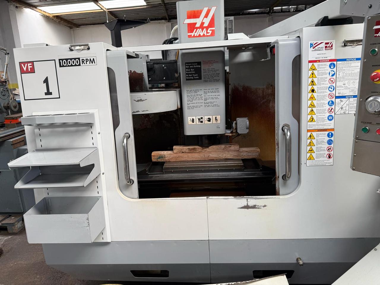 CENTRE D'USINAGE 3 AXE HAAS