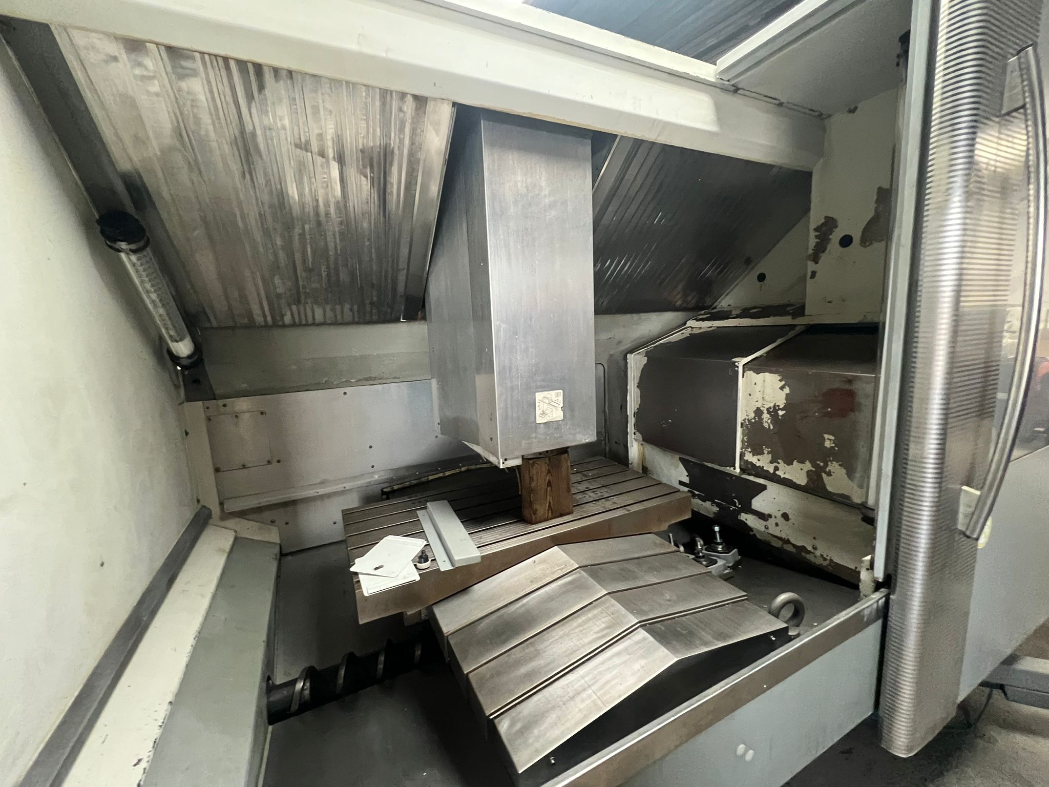 CENTRE D'USINAGE 3 AXE DECKEL MAHO Thumbnail 2