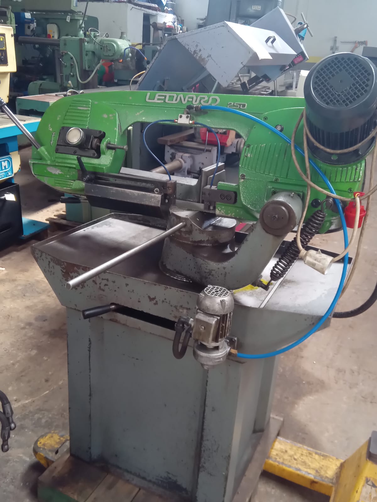 SCIE A RUBAN LEONARD 