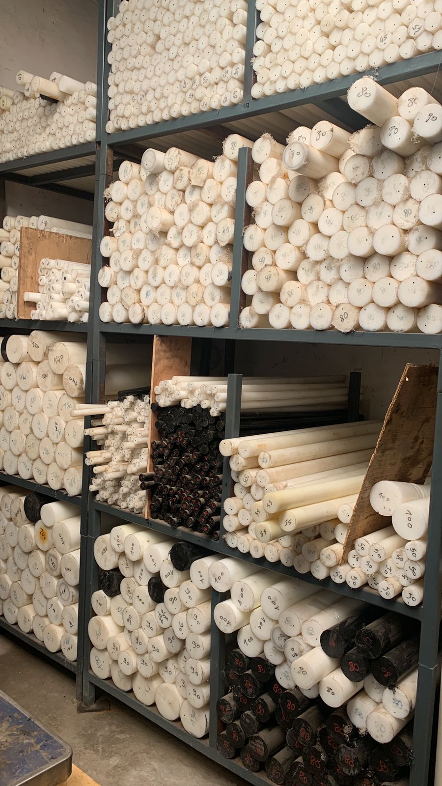 PLASTIQUE NYLON ET POM-C Thumbnail 2