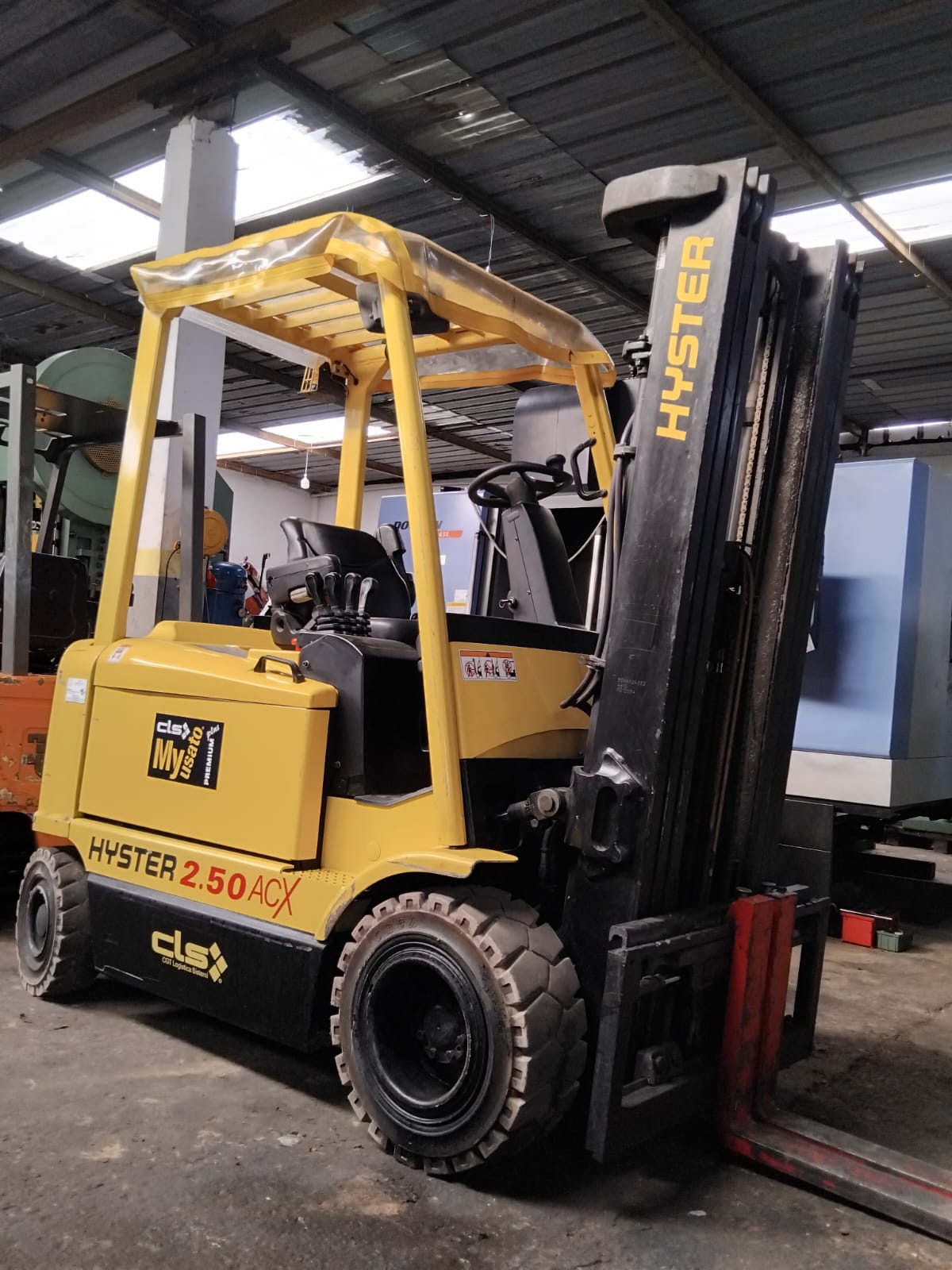 CHARIOT ELEVATEUR HYSTER Thumbnail 2