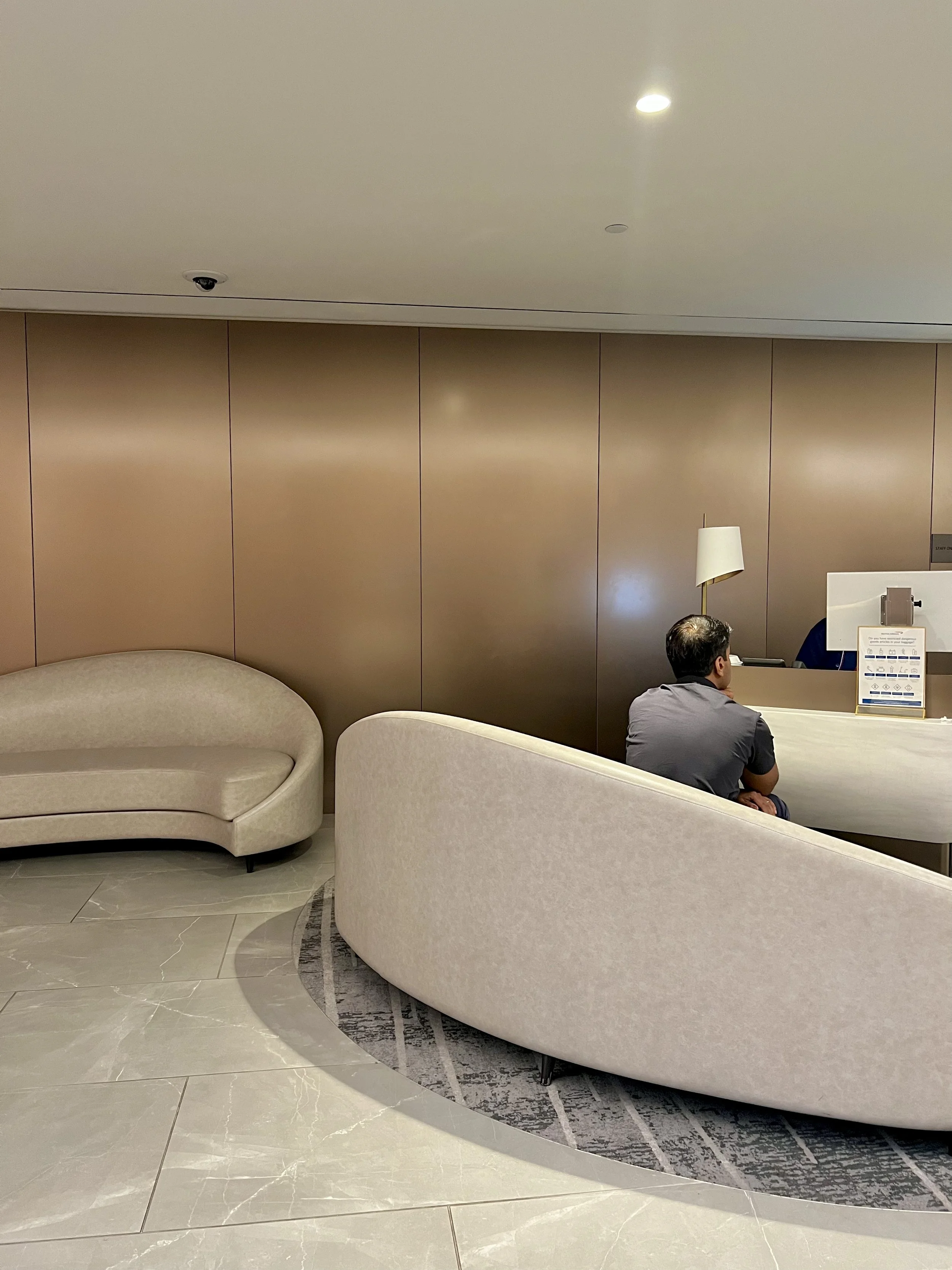 Chelsea Lounge JFK, check-in and arrival