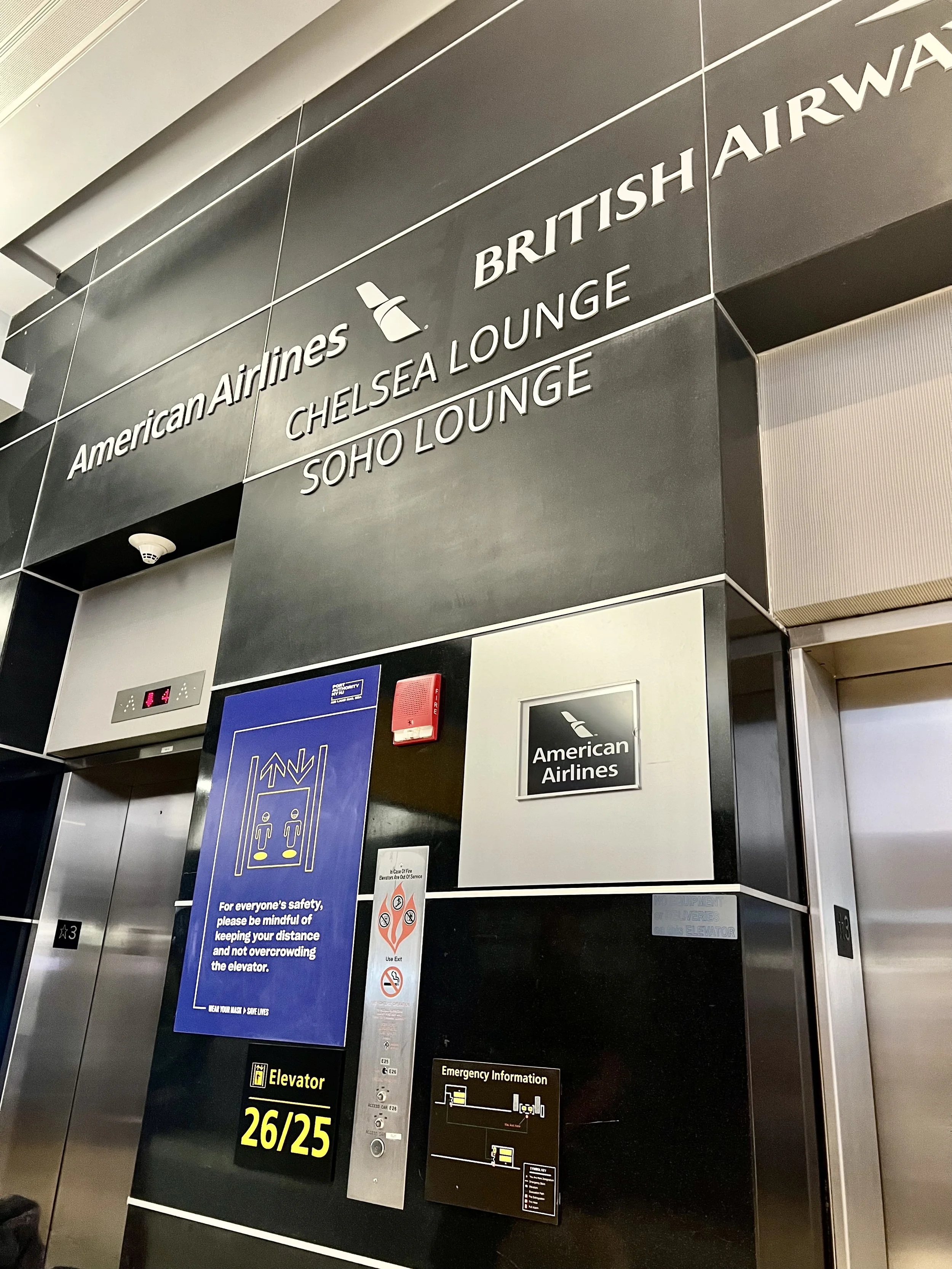 Chelsea Lounge JFK, check-in and arrival