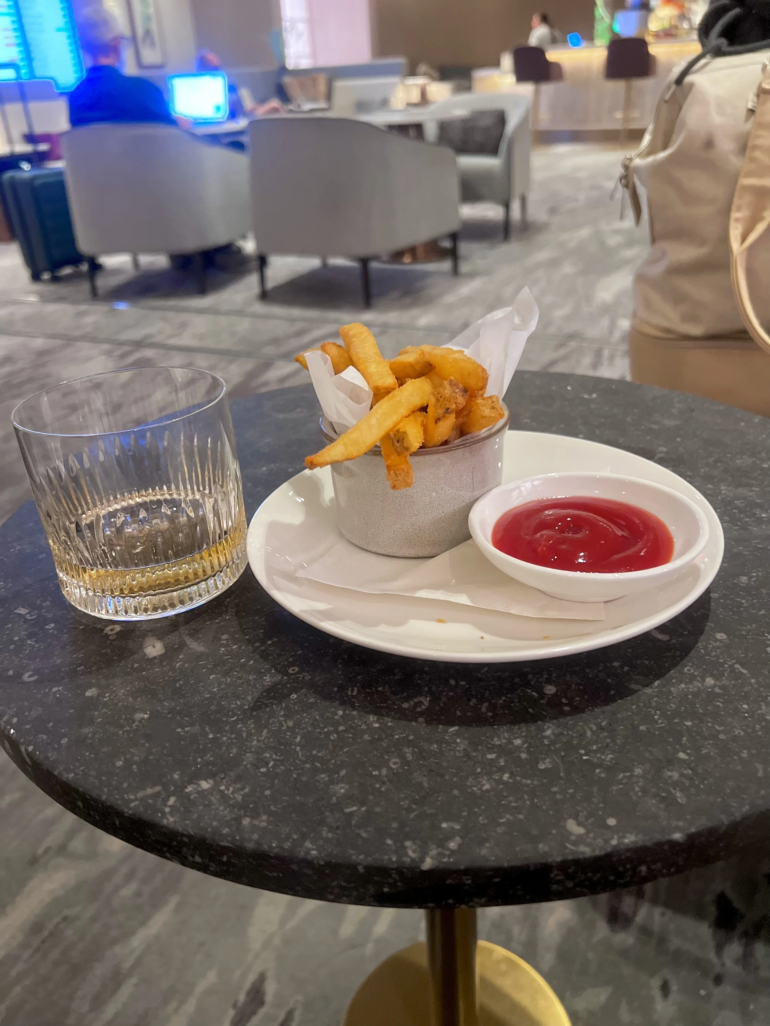 Chelsea Lounge JFK, food and beverage