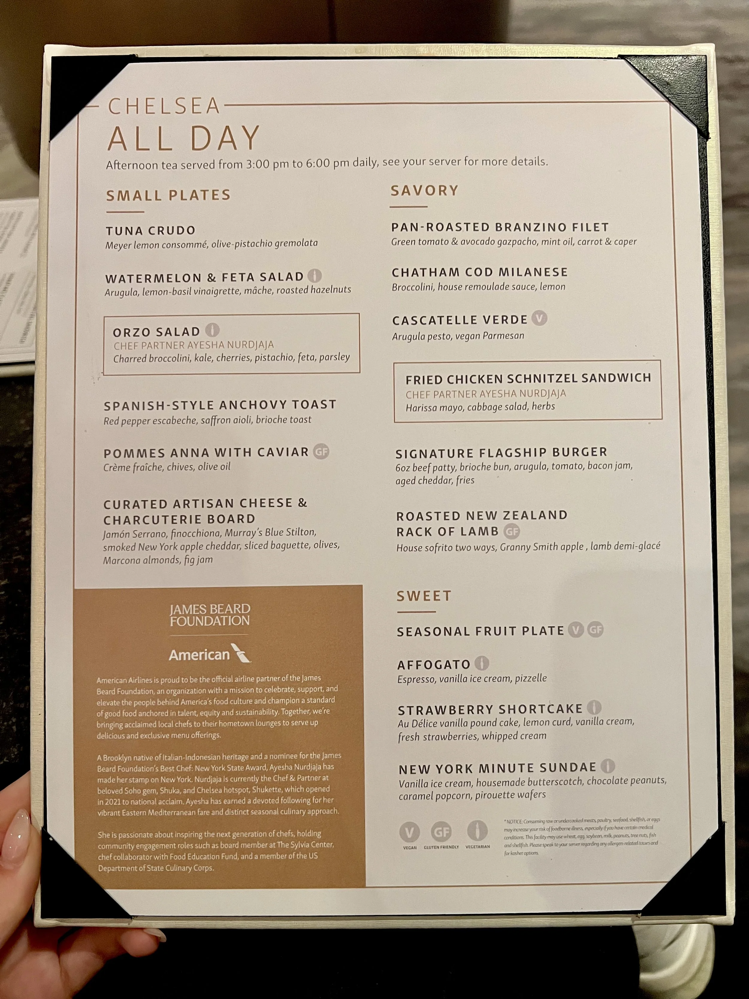 Chelsea Lounge JFK, food and beverage