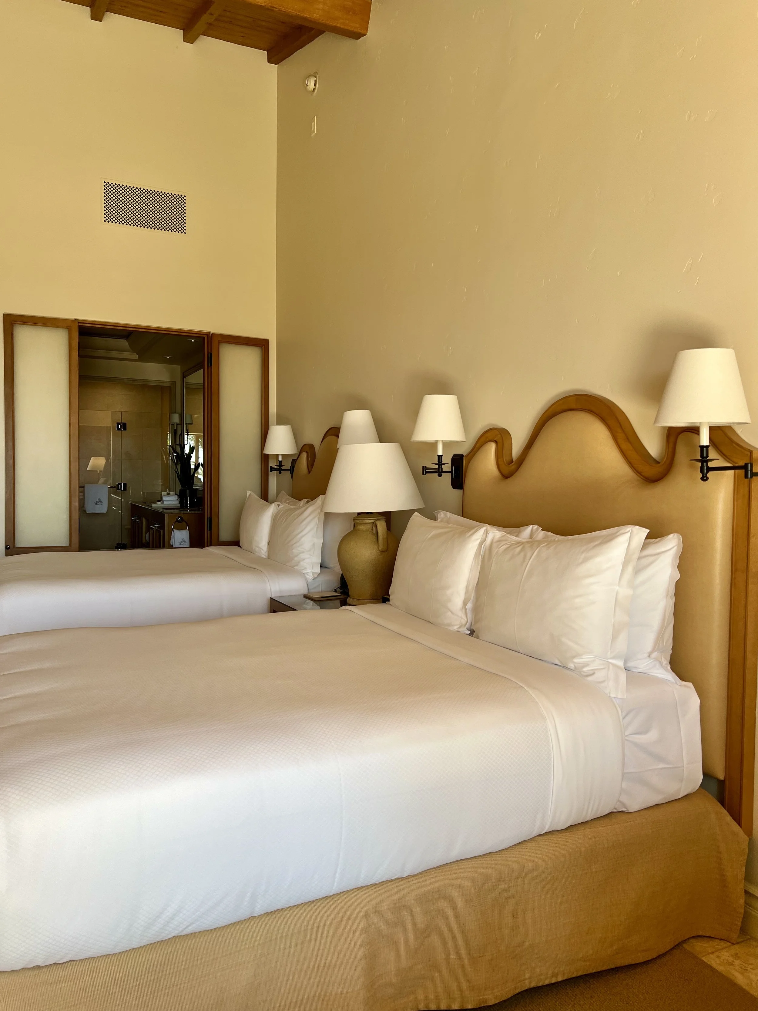 Pelican Hill Resort — room