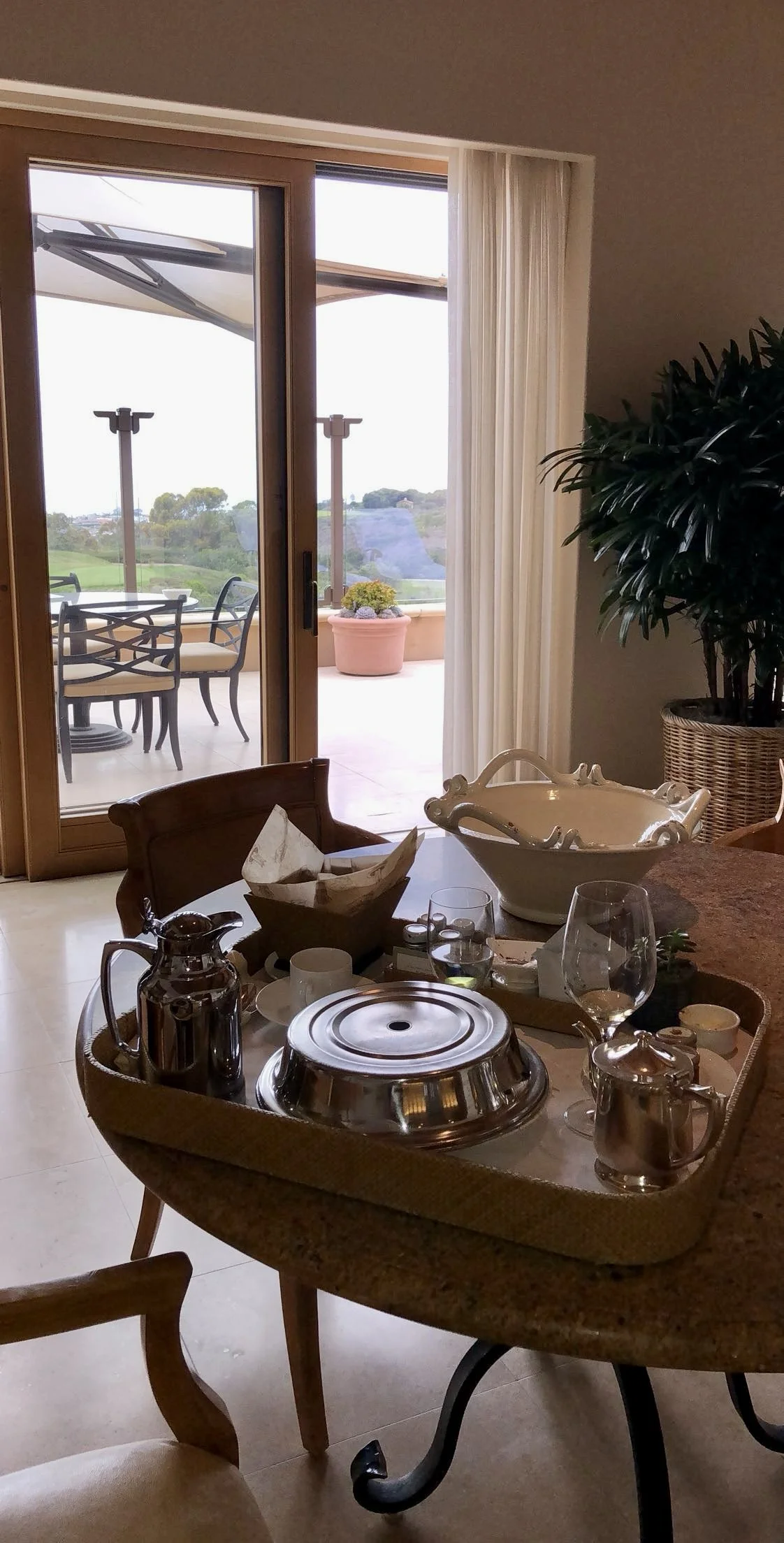 Pelican Hill Resort — room