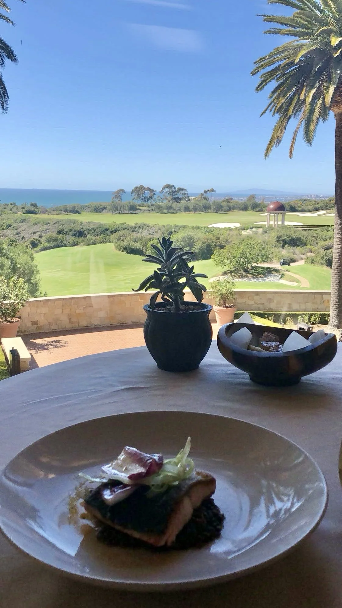 Pelican Hill Resort — The Great Room and in-room dining