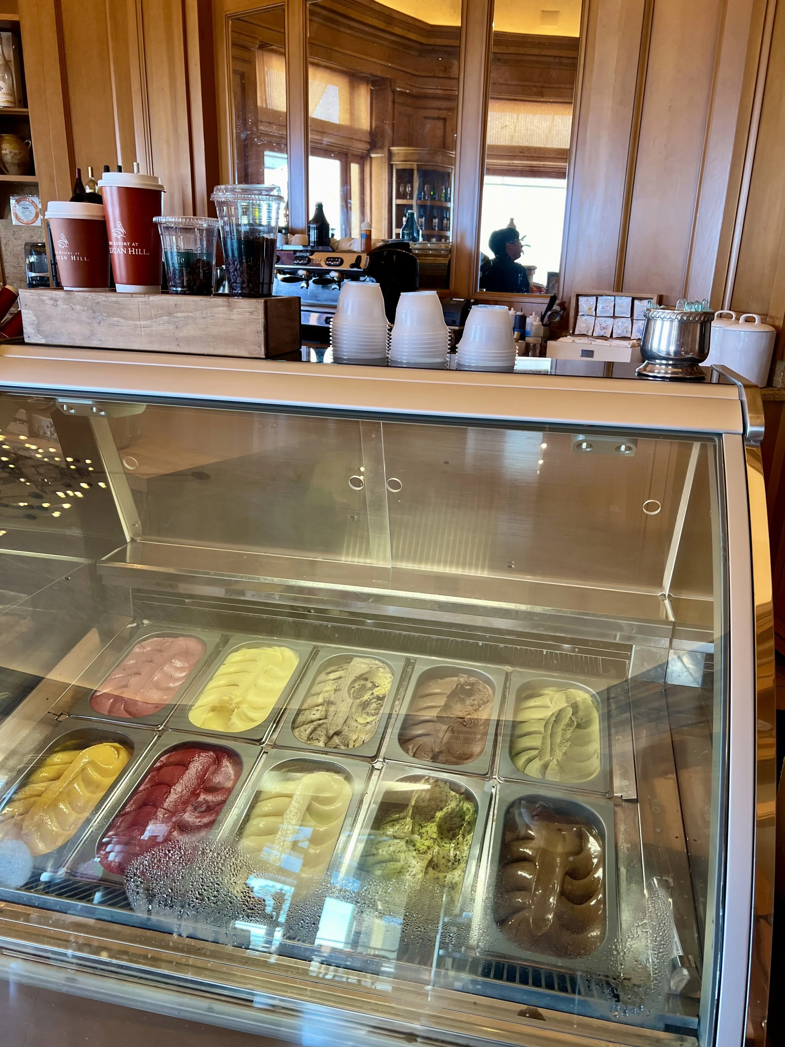 Pelican Hill Resort — The Great Room and in-room dining